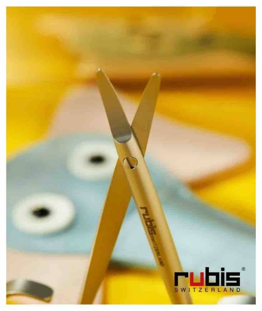 https://www.officina-paris.fr/27771-thickbox_01bold/baby-nail-scissors-with-elephant-pouch.jpg