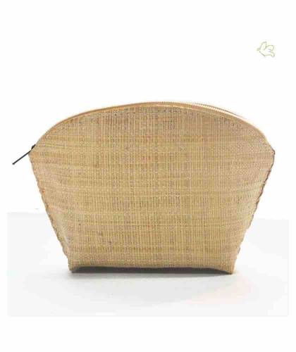 Raffia cosmetic bag natural beige l'Officina Paris handcrafted trendy beauty pouch beach toiletry bag makeup