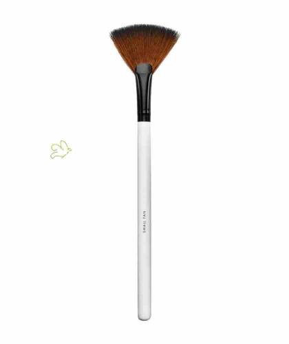 Lily Lolo Small Fan Brush mineral cosmetics natural makeup l'Officina Paris