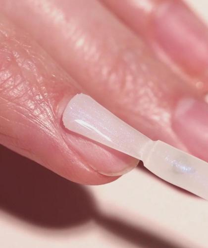 Manucurist Active Bright nail care polish Green dull nails clean healthy glow l'Officina Paris