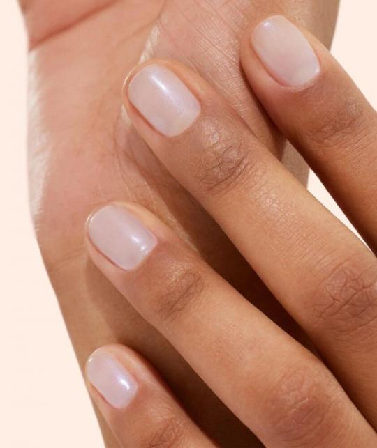 Active Bright Manucurist nail care polish dull nails clean healthy glow l'Officina Paris