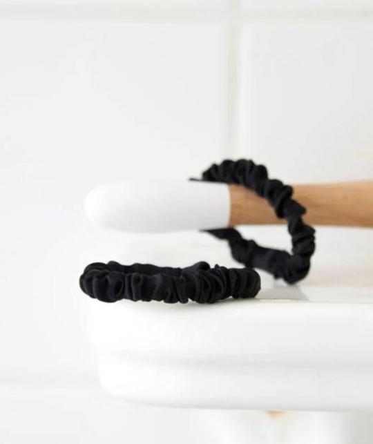 Chouchou en Soie BACHCA noir accessoires cheveux scrunchy coiffure l'Officina Paris