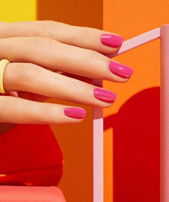 Pink Nail Polish Manucurist GREEN pop bright arty design l'Officina Paris