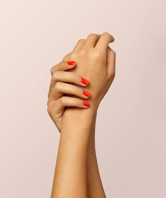 Vernis Manucurist GREEN Coral Reef rouge orange corail l'Officina Paris