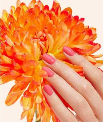 Pink Nail Polish GREEN Manucurist Capucine candy orange l'Officina Paris