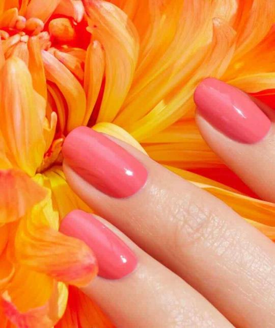 Pink Nail Polish GREEN Manucurist Capucine candy orange l'Officina Paris