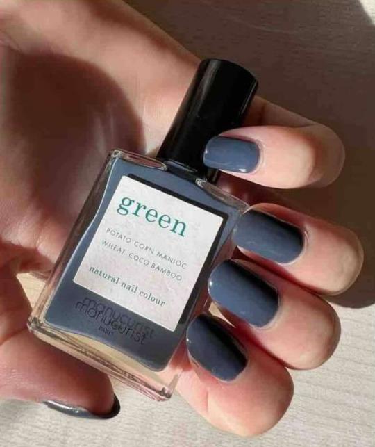 Vernis MANUCURIST GREEN Poppy Seed gris bleu l'Officina Paris