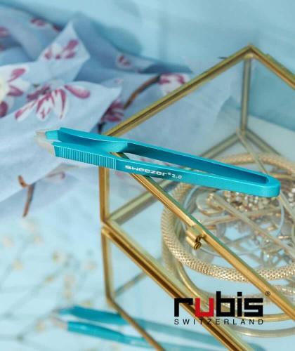 Augenbrauen Pinzette RUBIS Switzerland Sweezer 2.0 blau Aluminium nachhaltig