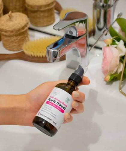 natural Cleansing Oil Organic Rose Lily of the Valley Clémence & Vivien  l'Officina Paris