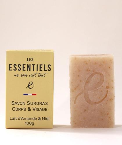 Organic moisturizing soap Almond milk & Honey certified cosmetics from Provence Les Essentiels l'Officina Paris