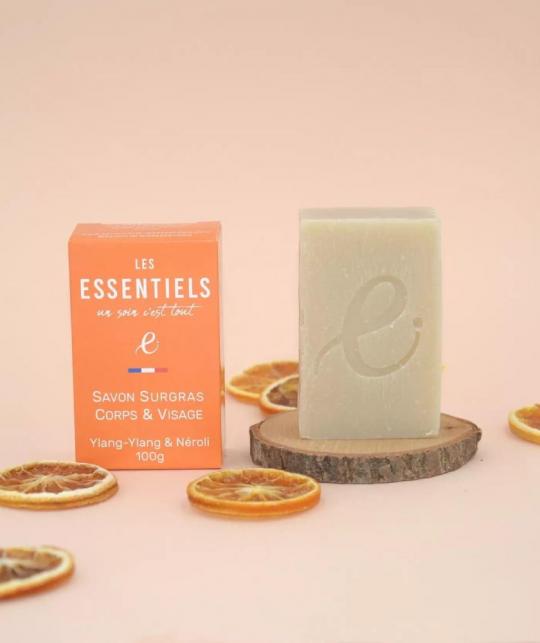 Organic moisturizing soap Ylang Ylang & Neroli natural skincare Les Essentiels l'Officina Paris