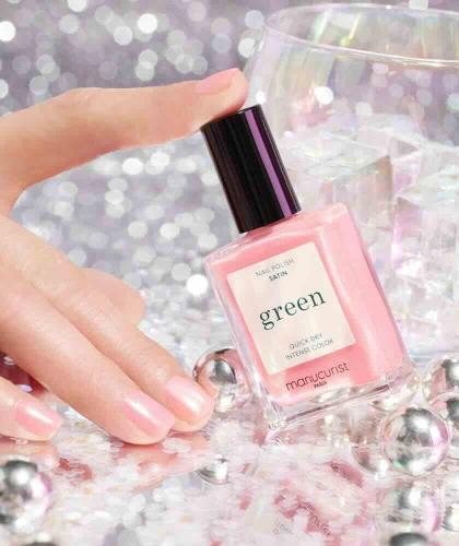 Satin pearlescent pale pink Nail Polish Green Manucurist shimmer l'Officina Paris