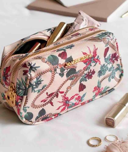 Toiletry Bag vegan leather l'Officina beauty shop Tassel rose nude designer Joana Fulana