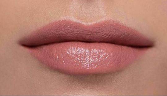 Lippenstift und Lip Gloss Lily Lolo
