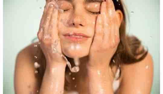 Démaquillage nettoyage Soin de la peau bio cosmétique naturelle
